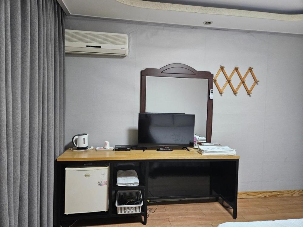 Inje Baekdam Stay Tourist Hotel Quarto foto