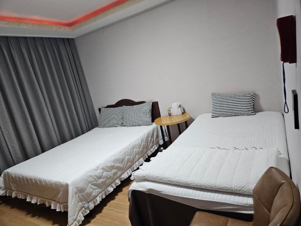 Inje Baekdam Stay Tourist Hotel Quarto foto